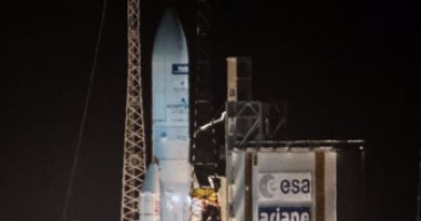 بالصور.. فرنسا تنجح فى إطلاق صاروخ فضاء وعلى متنه قمرين صناعيين