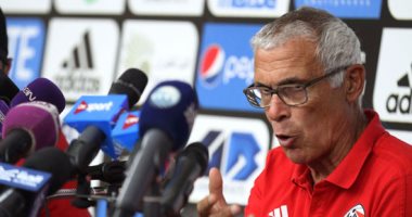 كوبر: لم أحدد مصير حارس مباراة تونس.. وليفربول لن يؤثر على تركيز صلاح