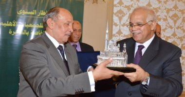 الاتحاد الإقليمى للجمعيات الأهلية يكرم محافظ القاهرة السابق