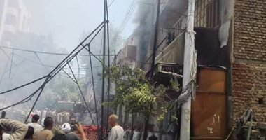 قارئ يشارك اليوم السابع بصور لحريق محلات تجارية بشادر الخضار بإدفو