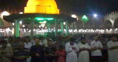 بالفيديو.. صلاة التراويح من مسجد عمرو بن العاص فى العاشر من رمضان