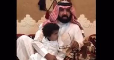 شاهد.. سعودى يُغير اسم ابنه من تميم إلى سلمان تأييدا لقطع العلاقات مع قطر