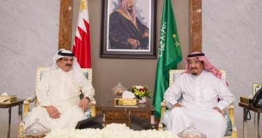 بالصور.. الملك سلمان يبحث مع نظيره البحرينى التعاون الثنائى بين البلدين