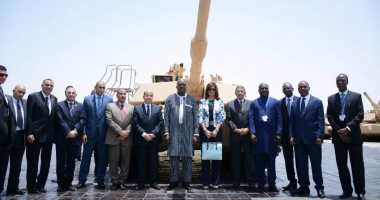بالصور.. رئيس بوركينا فاسو يزور مصنع المدرعات التابع للإنتاج الحربى