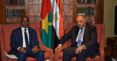 سامح شكرى يبحث التعاون الثنائى ومكافحة الإرهاب مع وزير خارجية بوركينا فاسو