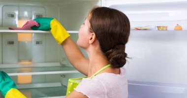 فى 5 خطوات.. تعرفى على الطريقة الصحيحة لتنظيف الثلاجة وترتيبها