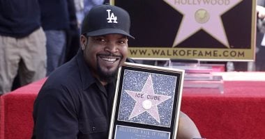 بالفيديو والصور.. Ice Cube يحتفل بحصوله على نجمة فى ممشى المشاهير