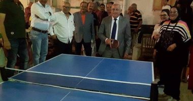 محافظ بورسعيد يلعب "تنس طاولة" مع أطفال دار تحسين الصحة 