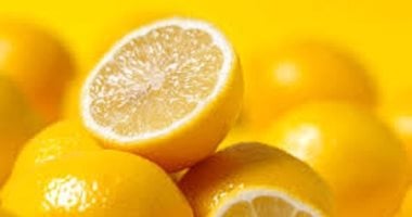 السكر والليمون أفضل عناصر طبيعية للتخلص من قشور الجلد