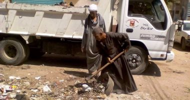 بالصور ..إزالة الاشغالات والمخلفات وتراكمات القمامة بمدينة طما