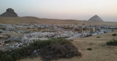 بالصور..  الآثار تنجح فى إزالة تعديات على منطقة دهشور الأثرية