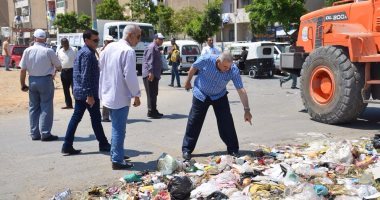بالصور .. السكرتير العام للإسماعيلية ينفذ حملة نظافة و تجميل بالمستقبل 