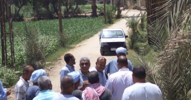 بالصور.. رئيس مدينة الزينية بالأقصر يقود جولة لمتابعة تطوير الكبارى بالقرى