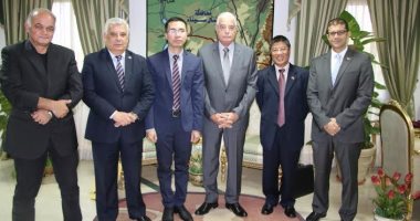 محافظ جنوب سيناء يلتقى وفدًا دبلوماسيًا فيتناميًا لتنشيط العلاقات السياحية