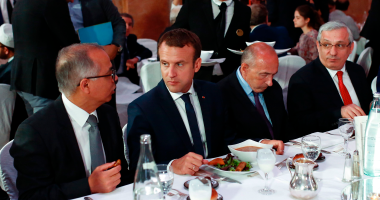 بالصور.. الرئيس الفرنسى يشارك المسلمين فى حفل إفطار بباريس
