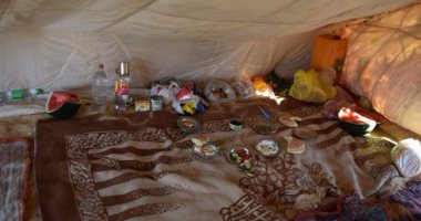 بالصور.. "جبنة وتونة وبطيخ" فى خيام الإرهابيين بمعسكر الصحراء الغربية