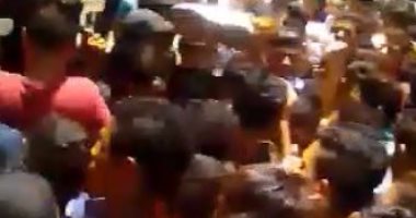 بالفيديو.. تزاحم المواطنين أمام سينما مترو بوسط البلد فى أول أيام العيد