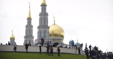 وكالة الأنباء الروسية تنشر صور أداء ربع مليون مسلم لصلاة العيد فى روسيا