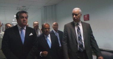 بالصور..وزير التعليم العالى يصل مستتشفى سموحة الجامعى بالإسكندرية