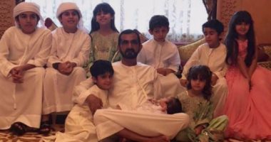 محمد بن راشد ينشر صورة مع أحفاده فى أول أيام عيد الفطر