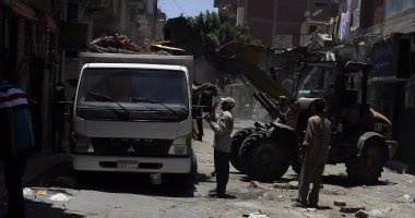 بالفيديو والصور.. محافظ الإسماعيلية يعيد فتح شارع سعد زغلول بعد إزالة الإشغالات