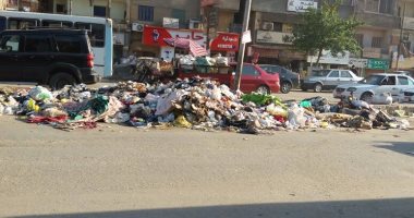 قارئ يشكو انتشار القمامة بشارع قهوة شرف فى شبرا الخيمة