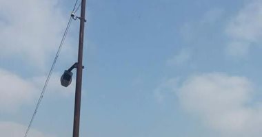 شكوى من تهالك أسلاك وأعمدة الكهرباء بإحدى قرى محافظة الشرقية