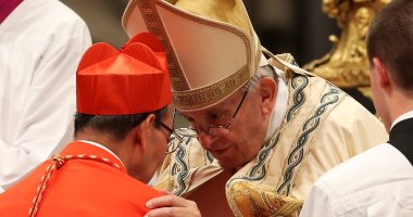 بالصور.. بابا الفاتيكان يرقى 5 من الكهنة الروم الكاثوليك لرتبة الكاردينال