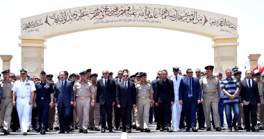 بالصور.. الرئيس السيسى يتقدم الجنازة العسكرية لقائد المنطقة الشمالية