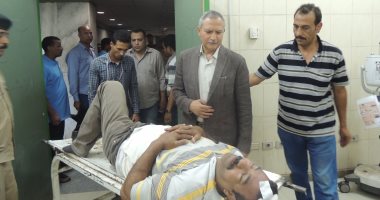 بالصور ..إصابة ضابط وأمينى شرطة في حادث انقلاب سيارة بسوهاج
