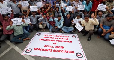 بالصور.. تظاهرات فى الهند احتجاجا على تطبيق ضريبة السلع والخدمات على المنسوجات