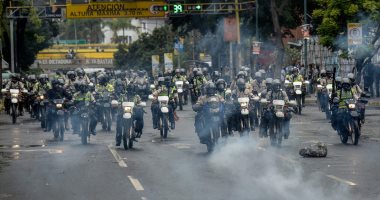 بالصور.. اعتقال 62 طالباً خلال تظاهرات مناهضة للرئيس مادورو فى فنزويلا