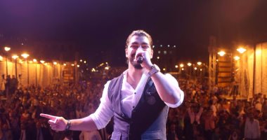بالصور.. مينا عطا يشعل "ميدان عابدين" بعرض ضخم احتفالا بثورة 30 يونيو