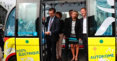 بالصور.. إطلاق حافلة نقل جديدة تعمل بالكهرباء فى باريس