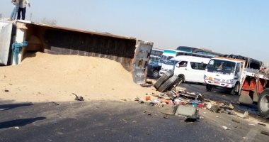 وفاة ربة منزل وإصابة 4 فى حادث تصادم سيارتين غرب الإسكندرية