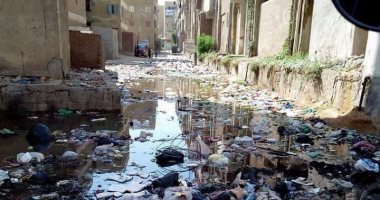 القمامة ومياه المجارى تهدد أهالى مساكن طابا بالشرقية