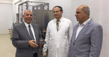 بالصور.. رئيسا جامعة كفر الشيخ والمتوسط يتفقدان مصنع الأدوية بكلية الصيدلة