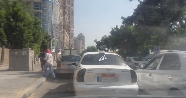 النشرة المرورية.. تباطؤ حركة السيارات بطريق إسكندرية الزراعى والدائرى
