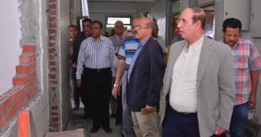 رئيس جامعة أسيوط يتفقد أعمال التطوير بمستشفى الطلاب