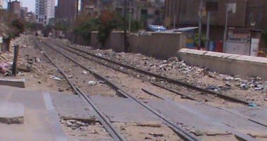 بالفيديو والصور.. مزلقانات السكة الحديد بحى أول الإسماعيلية كارثة تهدد المواطنين
