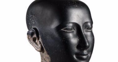 بالصور.. بيع آثار مصرية فى "بونهامز" وتمثال أحد الأثرياء بـ137 ألف استرلينى
