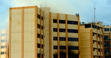 بالصور..حريق فى وزارة المالية بالسلفادور.. والسلطات تستعين بطائرات إطفاء