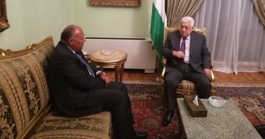 وزير الخارجية يؤكد للرئيس الفلسطينى مواصلة مصر لجهود إحياء عملية السلام
