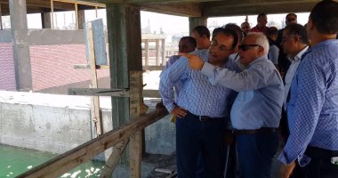 وزير الإسكان ومحافظ بورسعيد يضعان حجر أساس محطة تحلية مياه البحر 