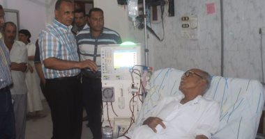 بالصور.. مساعد محافظ كفر الشيخ يطالب بتوفير الأدوية لمستشفى غسيل كلوي
