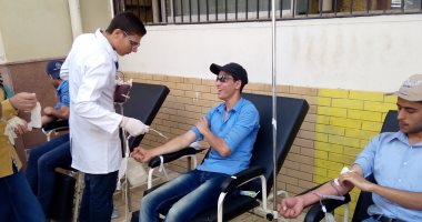 طلاب التربية العسكرية بالمنصورة يتبرعون بالدم لمستشفيات الجامعة