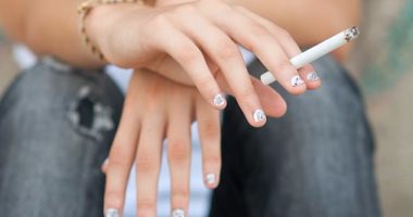 رئيس قسم الصحة العامة بعين شمس: لجوء فتيات للتدخين لإنقاص الوزن يضر بشدة بصحتهن