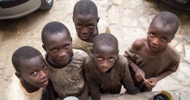 منظمة أنقذوا الطفولة: أكثر من نصف أطفال العالم تهدر طفولتهم بسبب الفقر