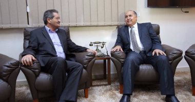 رئيس ديوان البرلمان الليبى يبحث مع عميد بنغازى عودة المجلس للمدينة