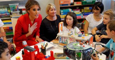 بالصور.. ميلانيا ترامب تزور أحد مستشفيات الأطفال فى باريس